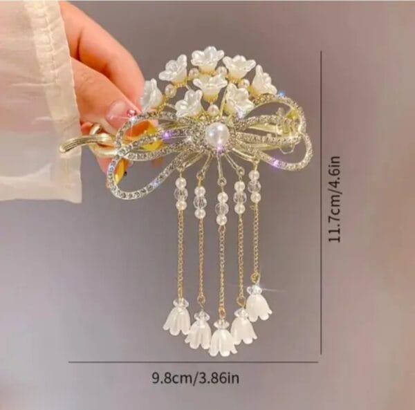 Hair claw golden rhinestone flower tassel clip partywear for women and girls pack of 1